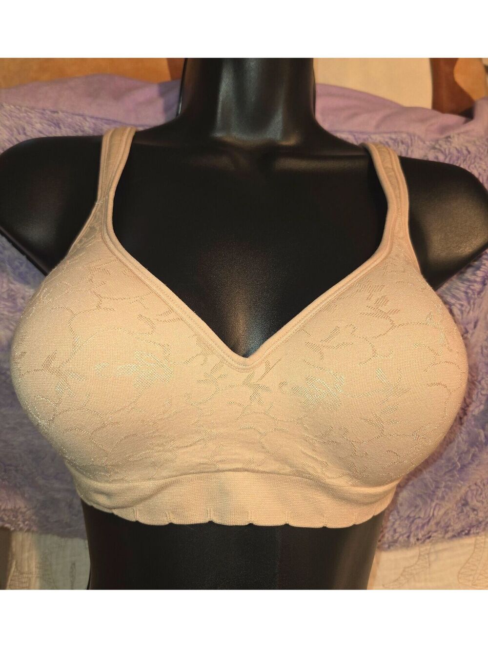 Carole Hochman beige wireless bra size Medium